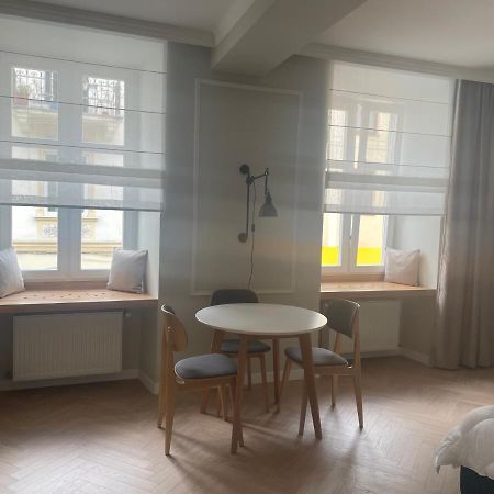 Mey Appartment On Rynok Square Lemberg Exterior foto