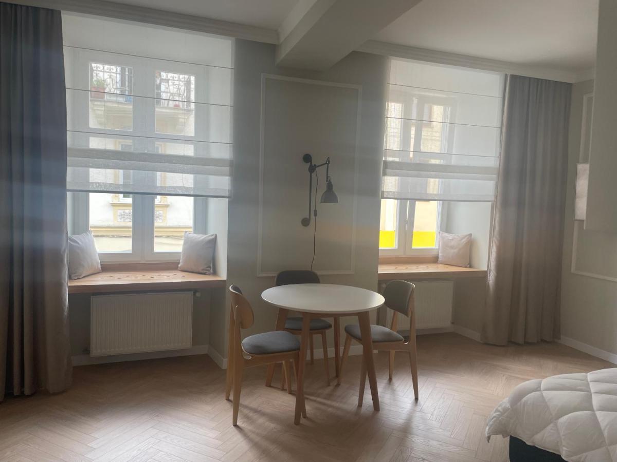 Mey Appartment On Rynok Square Lemberg Exterior foto
